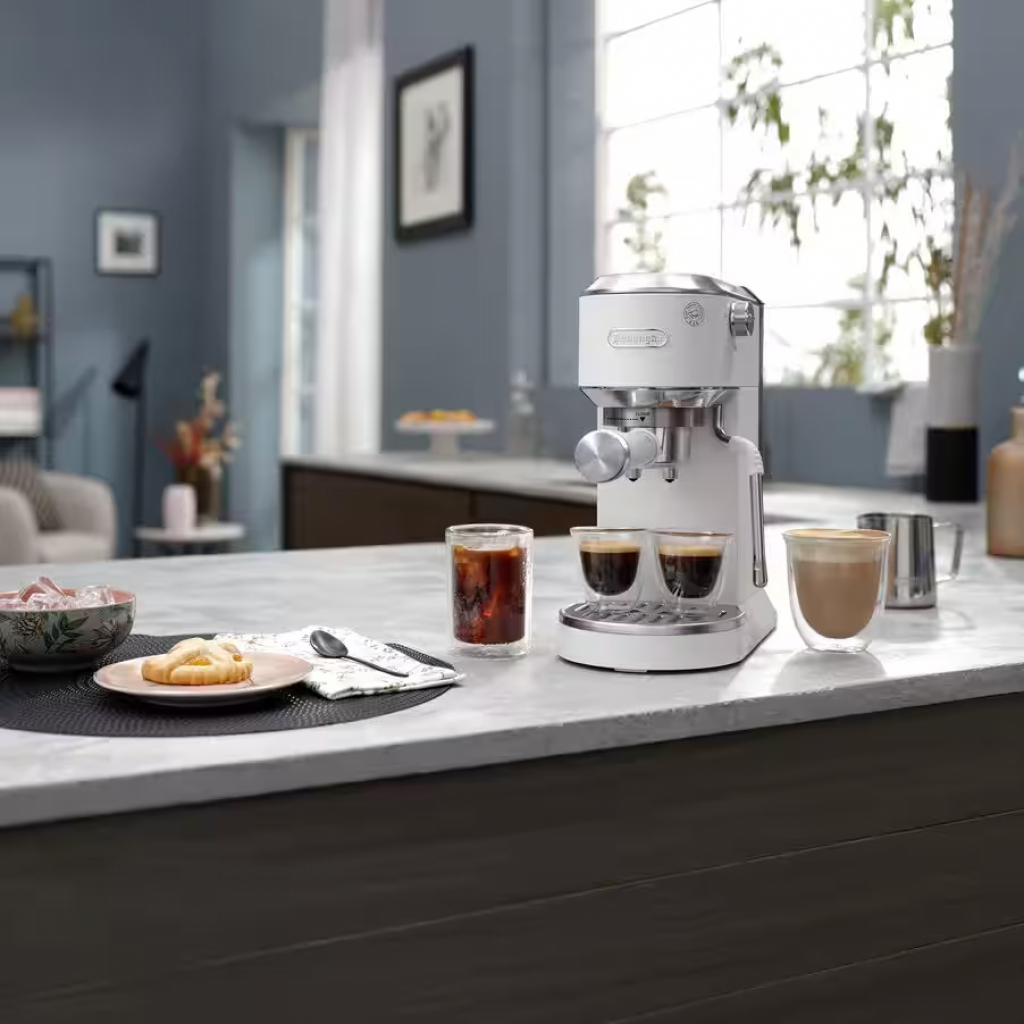 Кафемашина Delonghi EC890.WI Dedica
