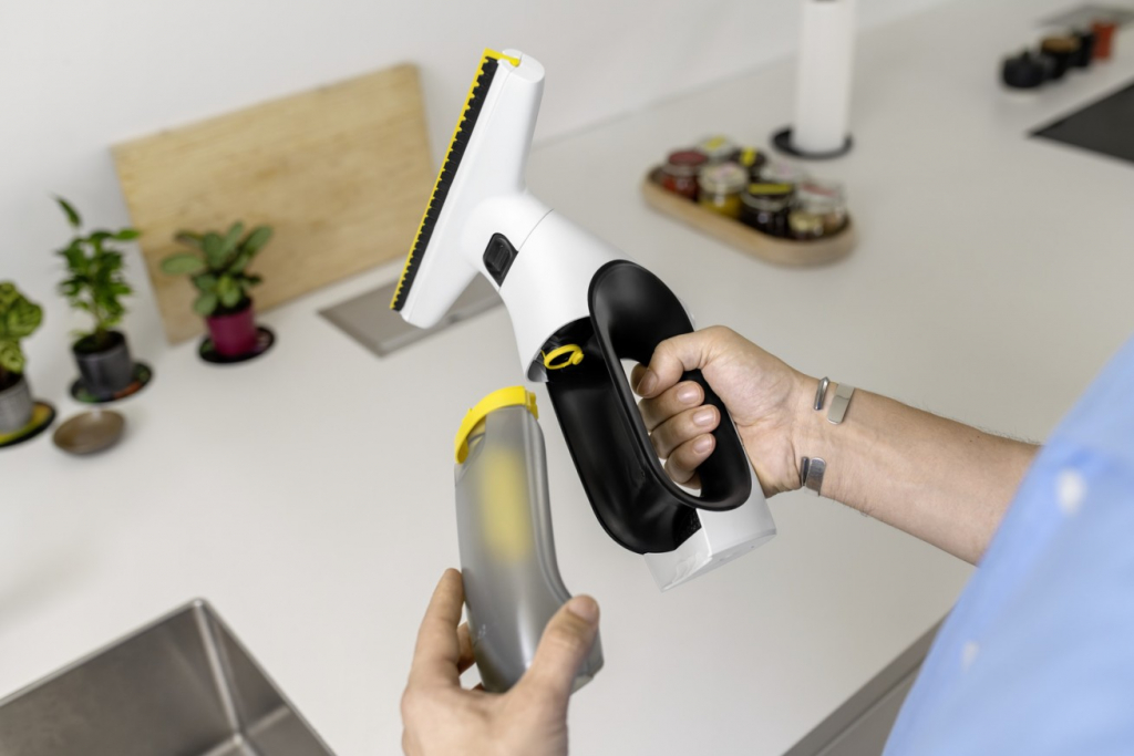 Стъклочистачка KARCHER WV 2 Universal Precision 16336720