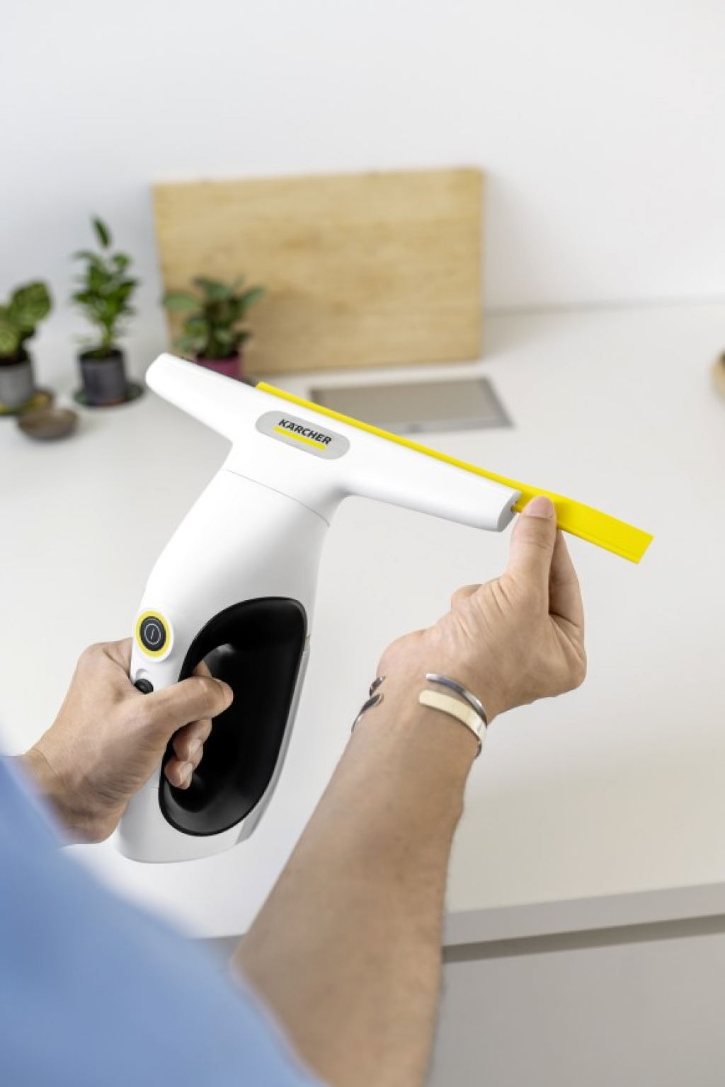 Стъклочистачка KARCHER WV 2 Universal Precision 16336720